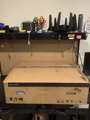 UPS Eaton 9PX 2200VA 2000W 208-240V 2U Li-Ion 9PX2200GRT-L 10 saídas - Imagem 1 de 4