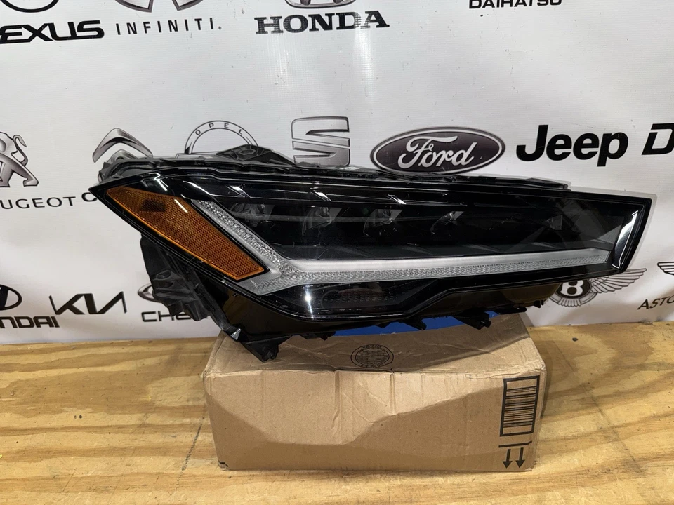 OEM 2018-2024 Lamborghini Urus Headlight - Image 1 of 4