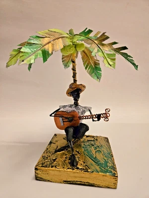 A  Wire Sculpture Man Playing Guitar Under Palm Tree, Signed 2017 Barbados Foto 1 de 4