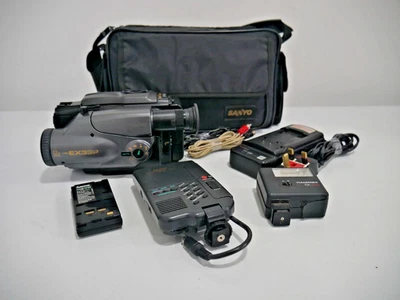Vintage SANYO VM-EX33P Camcorder Battery & Charger & Bag - Image 1 of 4
