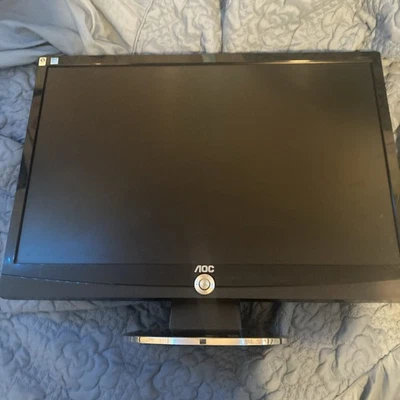 AOC 2217V 22” LCD Monitor (Read Description) - Image 1 of 4