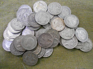 #C26. FIFTY(50) 1950 AUSTRALIAN SILVER SIXPENCE COINS - Picture 1 of 1