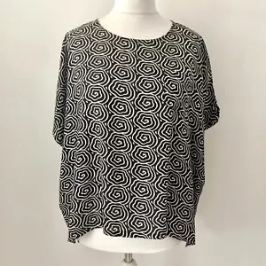 Masai Clothing Company Size S Black Cream Swirl Oversized Blouse Lagenlook Boxy - Picture 1 of 10
