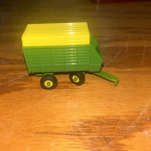 john deer Toy Hauler Green 1/64 - Picture 1 of 5