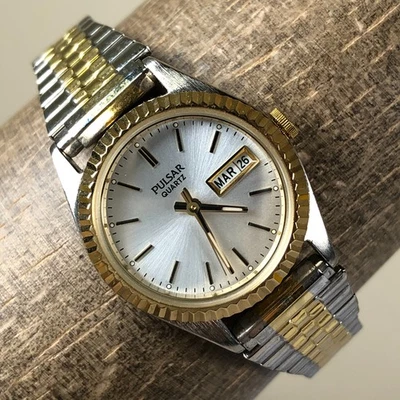 Reloj de cuarzo de colección Pulsar para mujer V783-X009 vestido estriado expansión de dos tonos 5 3/4" Foto 1 de 4