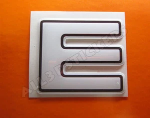 Adesivi Resinati Lettera E 3D Colore Bianco Dimensione 50mm - Foto 1 di 1