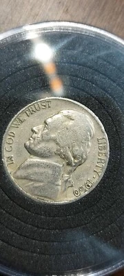 1960 D American Jefferson Nickel - Rare Chipped Edge - Die Error "W" & 1960 "9" - Image 1 of 4