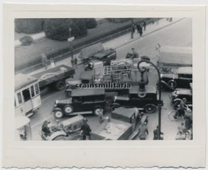 Orig. Foto Traktor Ackerschlepper Strassenbahn Pkw Lkw in Stadt in Berlin 1937 - Bild 1 von 1
