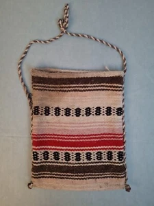 Borsa Poncho Vintage Fatta a Mano Tessuto Spiaggia Boho Hippie NECESSITA DI RIPARAZIONE E LAVAGGIO - Foto 1 di 13