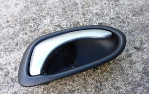 Nissan Primera P12 Türgriff innen rechts hinten Tür Öffner - Bild 1 von 8