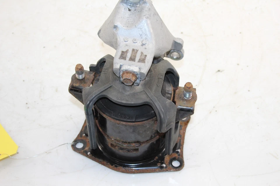 2010-2014 Acura TSX 3.5l Front Engine Mount W/ Bracket OEM - Image 1 of 4