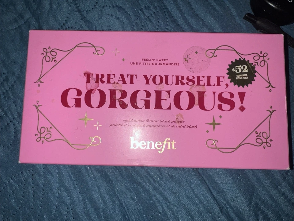 Benefit Trátate a ti mismo, ¡hermoso! Paleta de sombras de ojos y mini rubor Foto 1 de 2