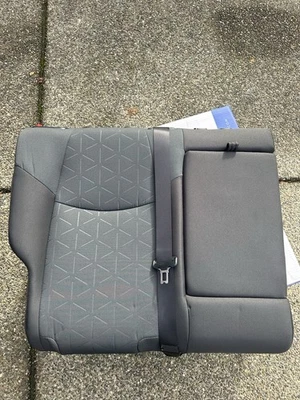 Cojín de asiento trasero derecho del lado del pasajero Toyota Rav4 2019-2025 OEM Foto 1 de 4