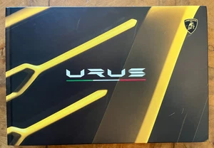 Lamborghini Urus 2019 Large Format Hardback Sales Brochure - Foto 1 di 1