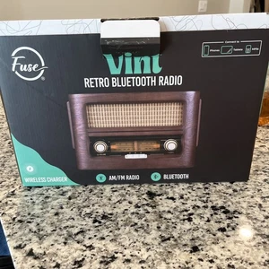 Fuse Vint Real Wood Exterior Vintage Retro Bluetooth Radio Wireless Model RAD-V2 - Picture 1 of 7