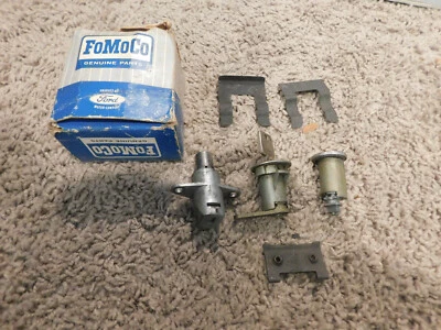 NOS 1965 FORD COUNTRY SQUIRE COUNTRY SEDAN RANCH WAGON TAILLIGHT DOOR LOCK SET - Image 1 of 4