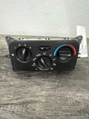 Jeep Liberty 2002-2003 control de temperatura con aire acondicionado Foto 1 de 2