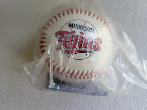 Minnesota Twins Baseball April 1 1997 Opening Day True Value Stadium Give-Away Cover