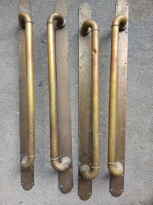 poignet ancienne en laiton - Photo 1/2