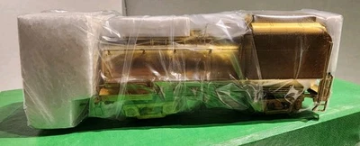 Overland Models HO Scale UP 9,000 Gal. Cylindrical 4 Axle Tender - Image 1 of 4