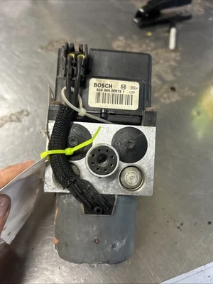 2004–6 Pontiac Grand Prix GTABS unit match￼number - Image 1 of 4