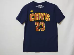 ADIDAS THE GO-TO TEE NBA LABRON JAMES 23 CAVALIERS BLU NAVY LARGE 14-16 MESSICO - Foto 1 di 5