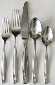 Cubiertos con mango esmerilado de acero inoxidable Oneida CAMLYNN Y CUBIERTOS BRILLANTES **ELECCIÓN** - Imagen 1 de 3