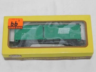 HO Model Power 40' Box Car Sliding Doors Penn Central 167012 Model Train - Image 1 of 4