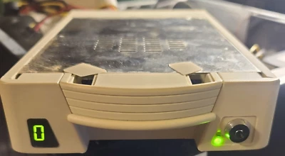 Interno Hot Swap Móvil Rack/Escritorio/2.5" y 3.5"/SCSI/40 Pin IDE-50-68 Pin SCSI Foto 1 de 4