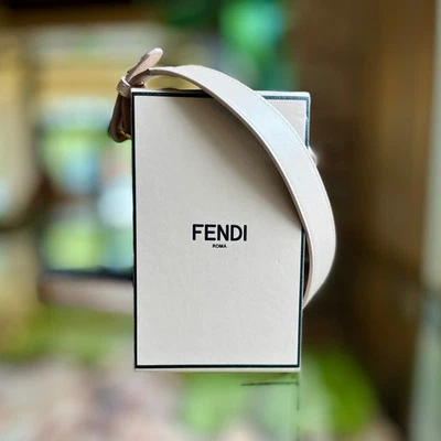 Caixa tiracolo vertical logotipo fofo FENDI Vitello - Imagem 1 de 4