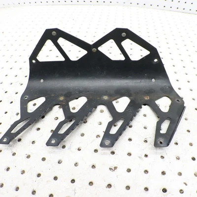 Polaris Rush 800 Tunnel 2016 estribo soporte pinza derecha  Foto 1 de 4