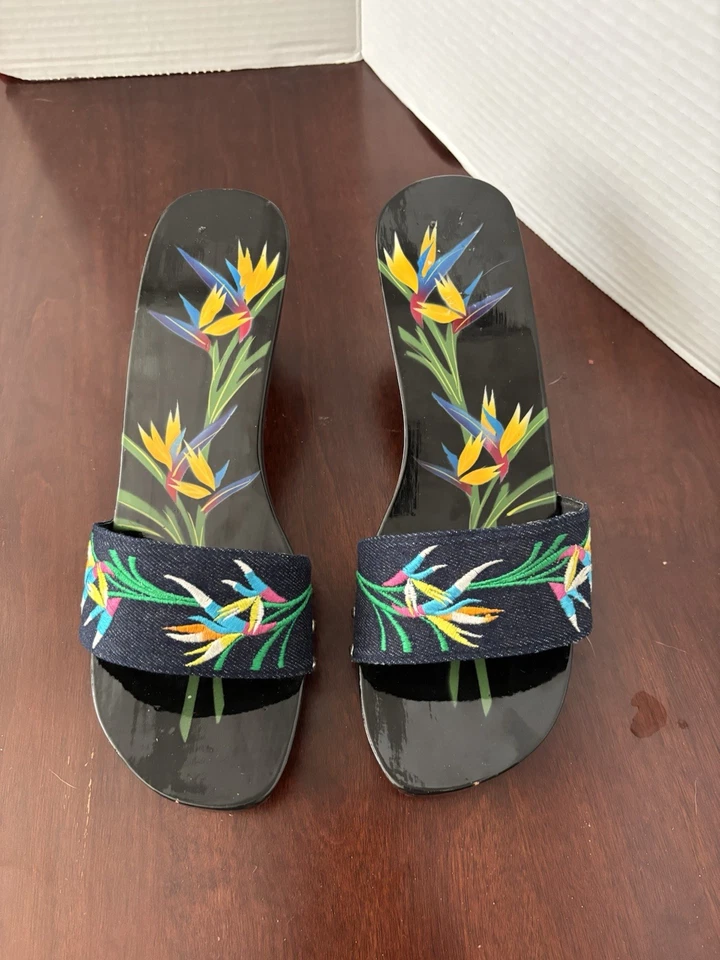 黑色漆皮彩绘天堂鸟高跟鞋懒人凉鞋 Sze 9 — 第 1/4 张图片