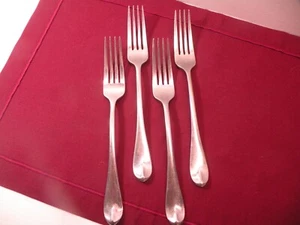 Set Of 4 Wallace Stainless Flatware WAS216 Center Ridge Dinner Forks 8 1/8" - Picture 1 of 5