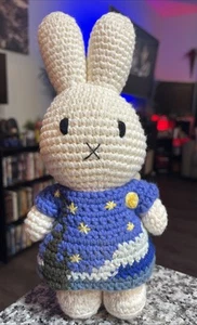 Juguete Miffy Hecho a Mano Crochet Van Gogh Noche Estrellada 100% Algodón Solo Holandés ⭐️ RARO - Imagen 1 de 3