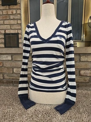 Camisa Abercrombie & Fitch De Colección Y2K Cuello en V Rayas Mujer Talla XS Bella Swan Preppy  Foto 1 de 4