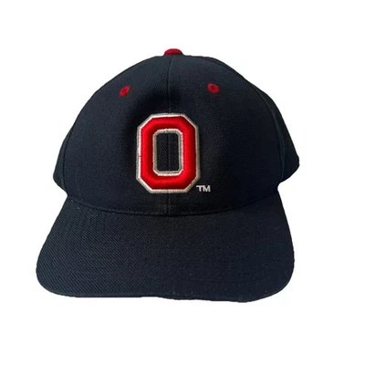 Boné de beisebol NCAA Ohio State Buckeyes Top of the World ajustado tamanho 7 3/8 preto - Imagem 1 de 4