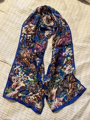 Bufanda Miel Vintage Firmada 100% Seda Floral Borde Azul 51”x10” Elegante Retro Glamour Foto 1 de 4