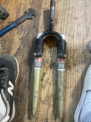 Vintage 26" Rock Shox Magnesium Shock Suspension Fork 1" Threaded *needs rebuild - Image 1 of 4