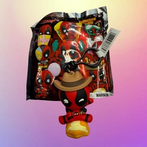 Marvel Deadpool Collector's Bag Clip S5: Deadpool on Chimichanga - Picture 1 of 2