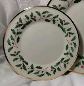 8 Lenox HOLIDAY GOLD DIMENSION SALAD DESSERT PLATES Holly Berries Christmas NEW - Picture 1 of 6