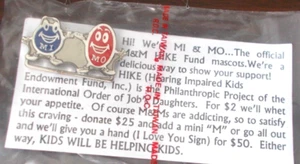 MI & MO Pinback Hijas de Trabajo CAMINATA Mascotas Ayudando a Niños con Discapacidad Auditiva - Imagen 1 de 1