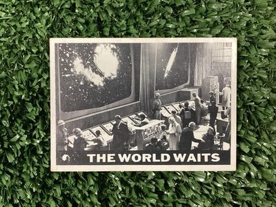 1966 Topps Superman #44 Reporter Clark Kent Free Shipping! - Image 1 of 2