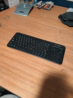 Teclado táctil inalámbrico Logitech K400R con receptor unificador - Probado - Imagen 1 de 3