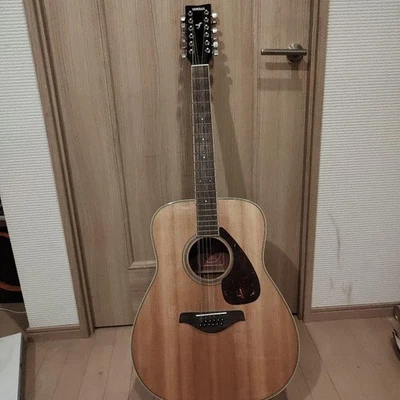 Yamaha Akustikgitarre 12 Saiten mit Koffer - Bild 1 von 3