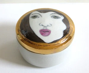 RISKANTE künstlergefertigte Porzellan Schmuckschatulle ~ Unikat ~ Original, signiert, ex Cnd - Bild 1 von 7