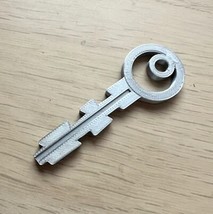 Amanda Young Key Saw Replica Gold 3D Printed Cosplay Prop Jigsaw Horror - Picture 1 of 3