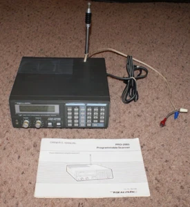 Vintage Realistic Pro - 2005 Programmable Scanner w/ Antenna + Manual Powers On - Zdjęcie 1 z 9