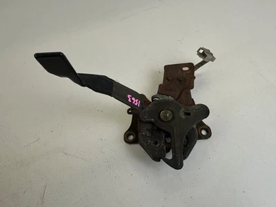 Cierre capó Mazda RX-7 FC 86-92 OEM Foto 1 de 4