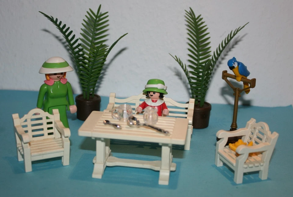 Playmobil 5323 rosa Serie Terrassenmöbel Garten Bank, Tisch Stühle Mutter Mädche - Bild 1 von 3