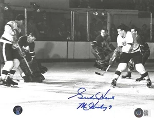 Autographed GORDIE HOWE Detroit Red Wings 8x10 photo - Beckett Hologram - Picture 1 of 1